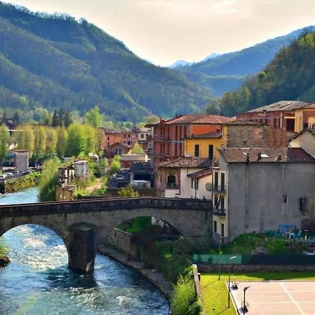 度假居 Nonnas Little House On The River
